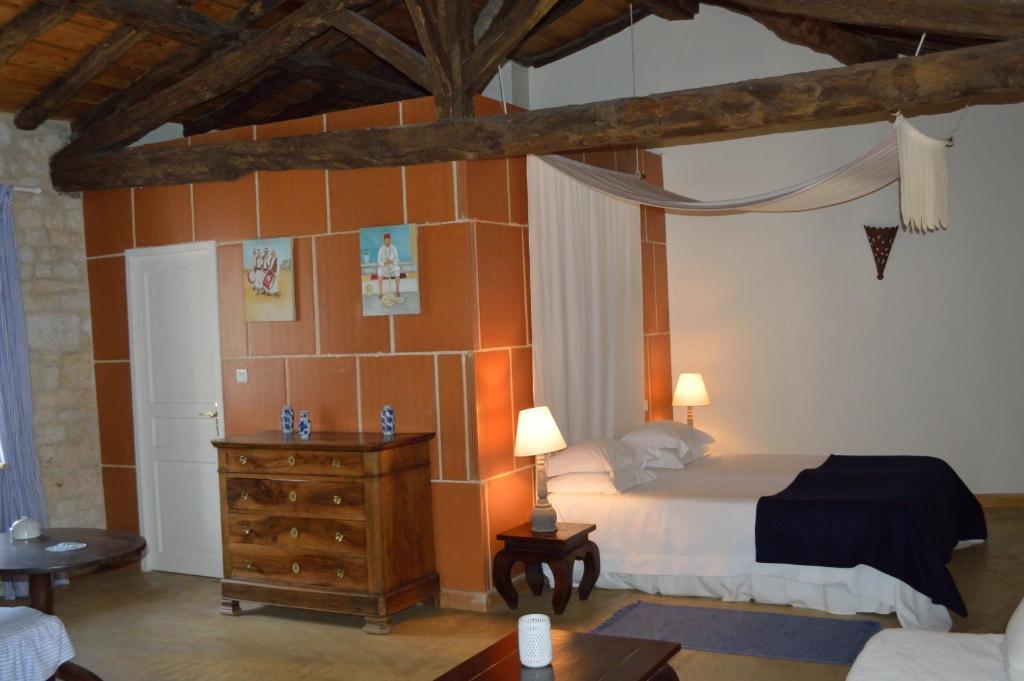 Les Vents Bleus Hotel Donnazac Ruang foto