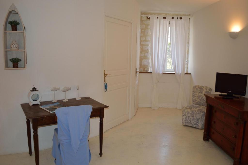 Les Vents Bleus Hotel Donnazac Ruang foto
